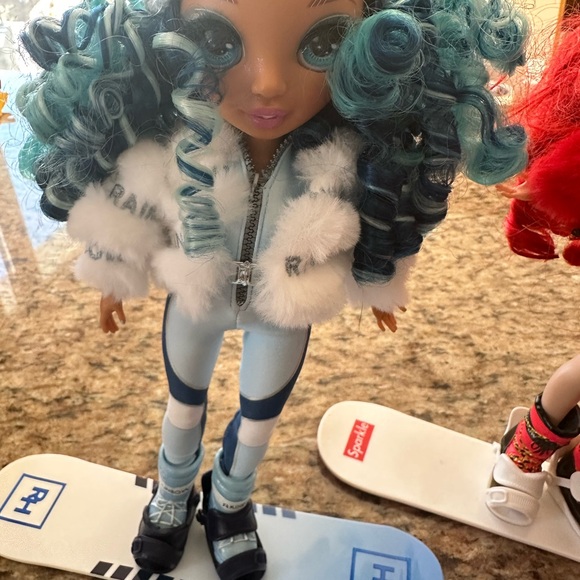 Rainbow High dolls with snowboards- Ruby, Violet and Skylar. - Picture 2 of 5
